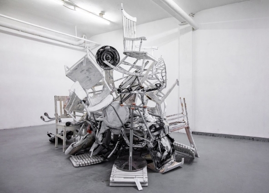 "Take a seat" – der Stuhl als Ausdruck von Macht